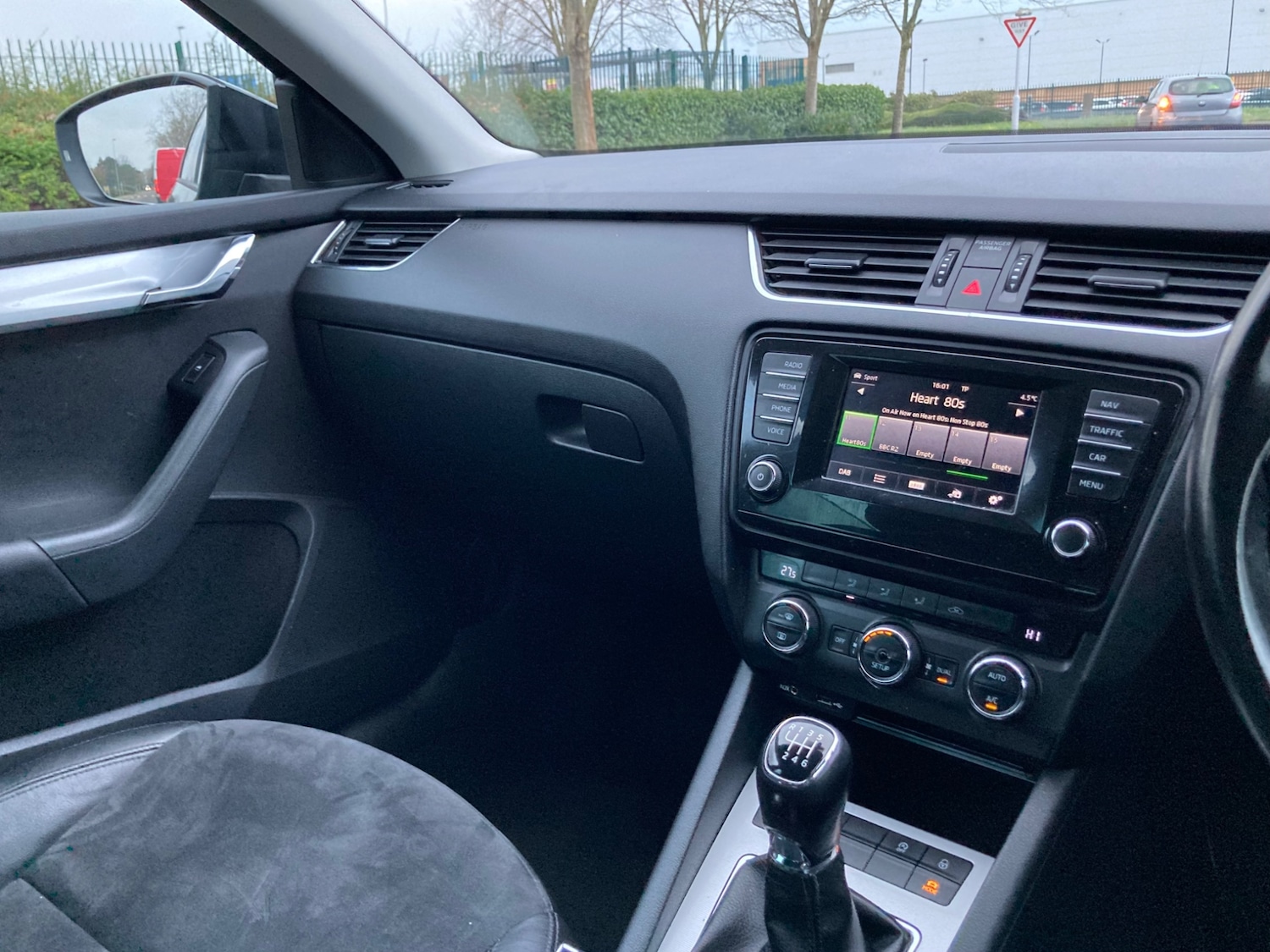 Used Skoda Octavia 2015 for sale - 77371122: Photo 11