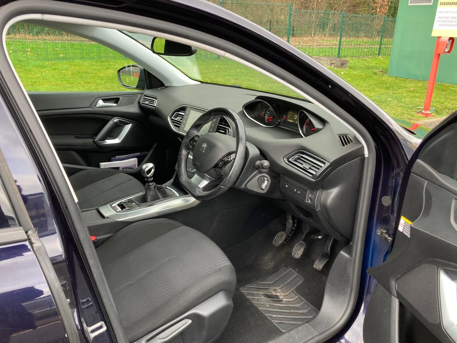 Used Peugeot 308 2015 for sale - 77656721: Photo 12