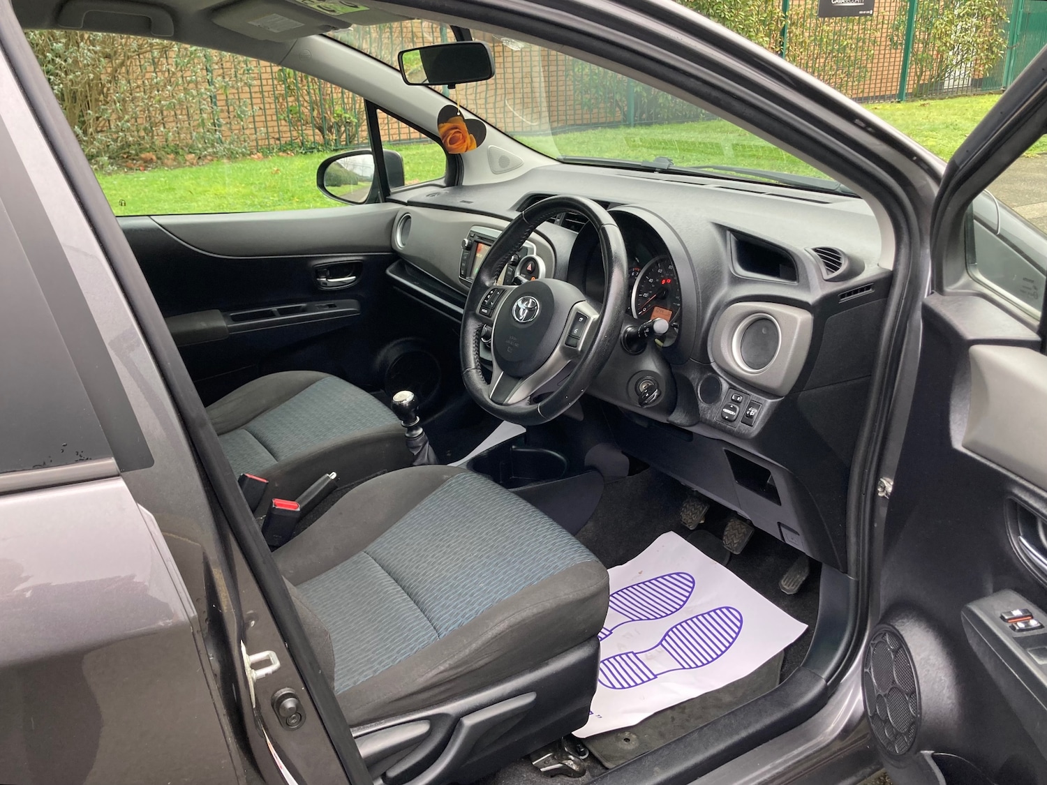 Used Toyota Yaris 2012 for sale - 77371111: Photo 12