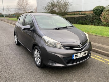 Used Toyota Yaris 2012 for sale - 77371111: Photo