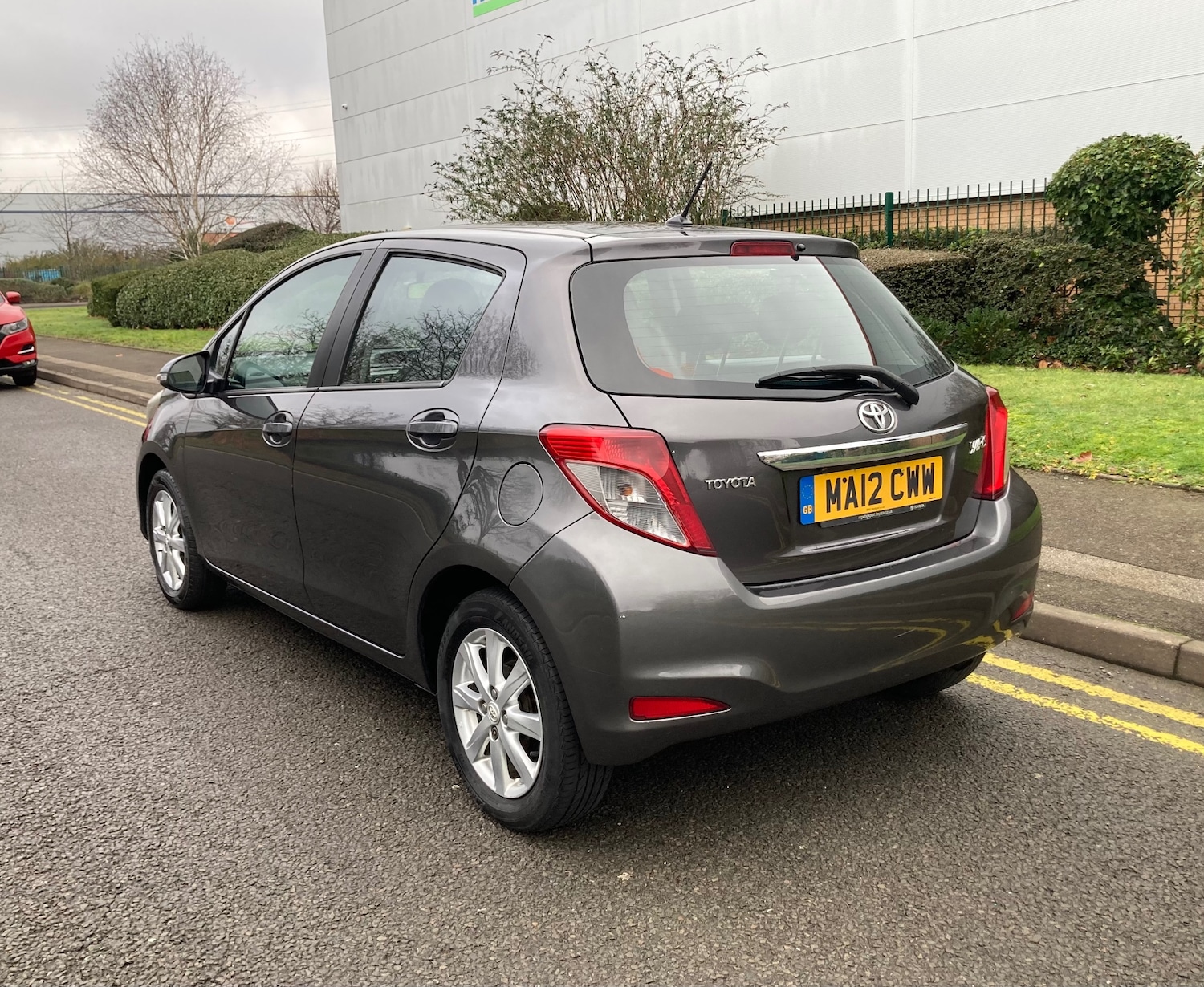 Used Toyota Yaris 2012 for sale - 77371111: Photo 3