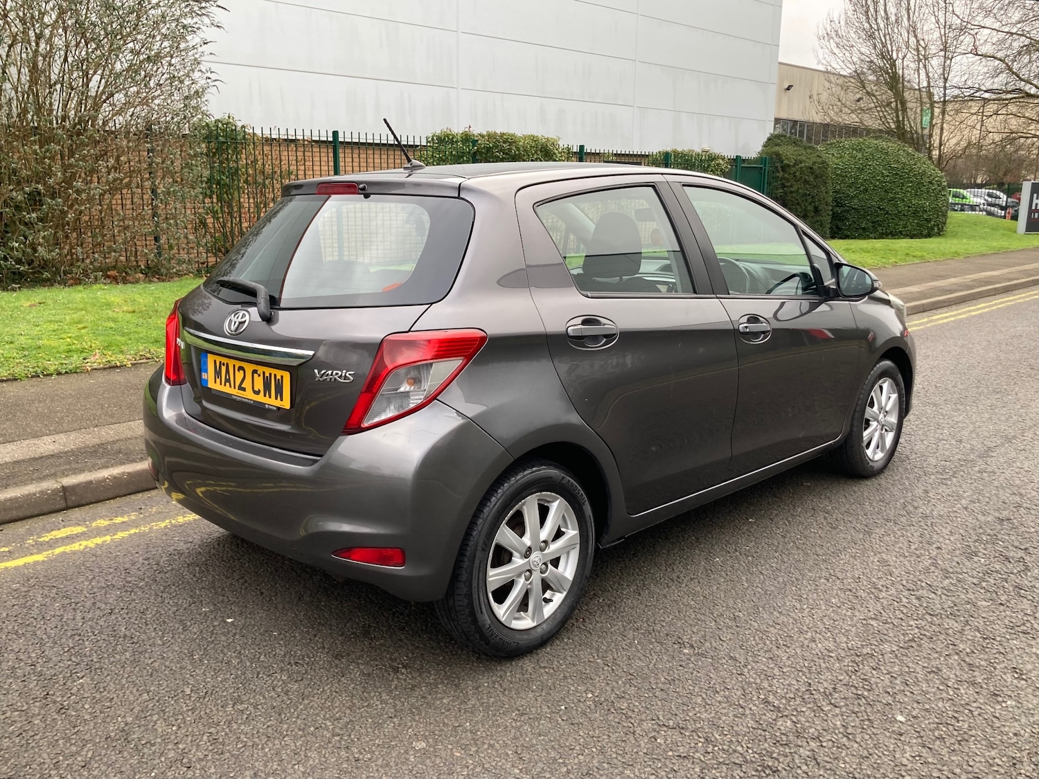 Used Toyota Yaris 2012 for sale - 77371111: Photo 4