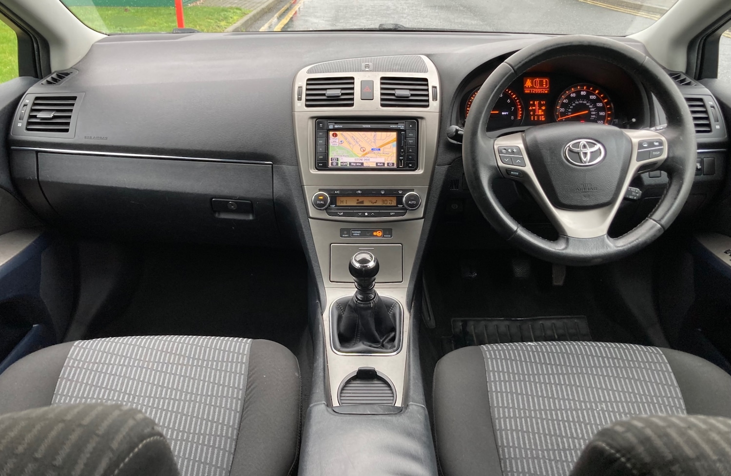 Used Toyota Avensis 2010 for sale - 77288784: Photo 9