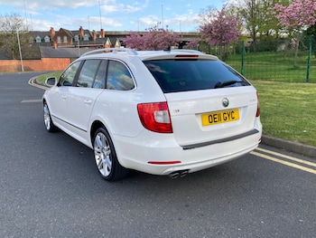 Used Skoda Superb 2011 for sale - 78230000: Photo