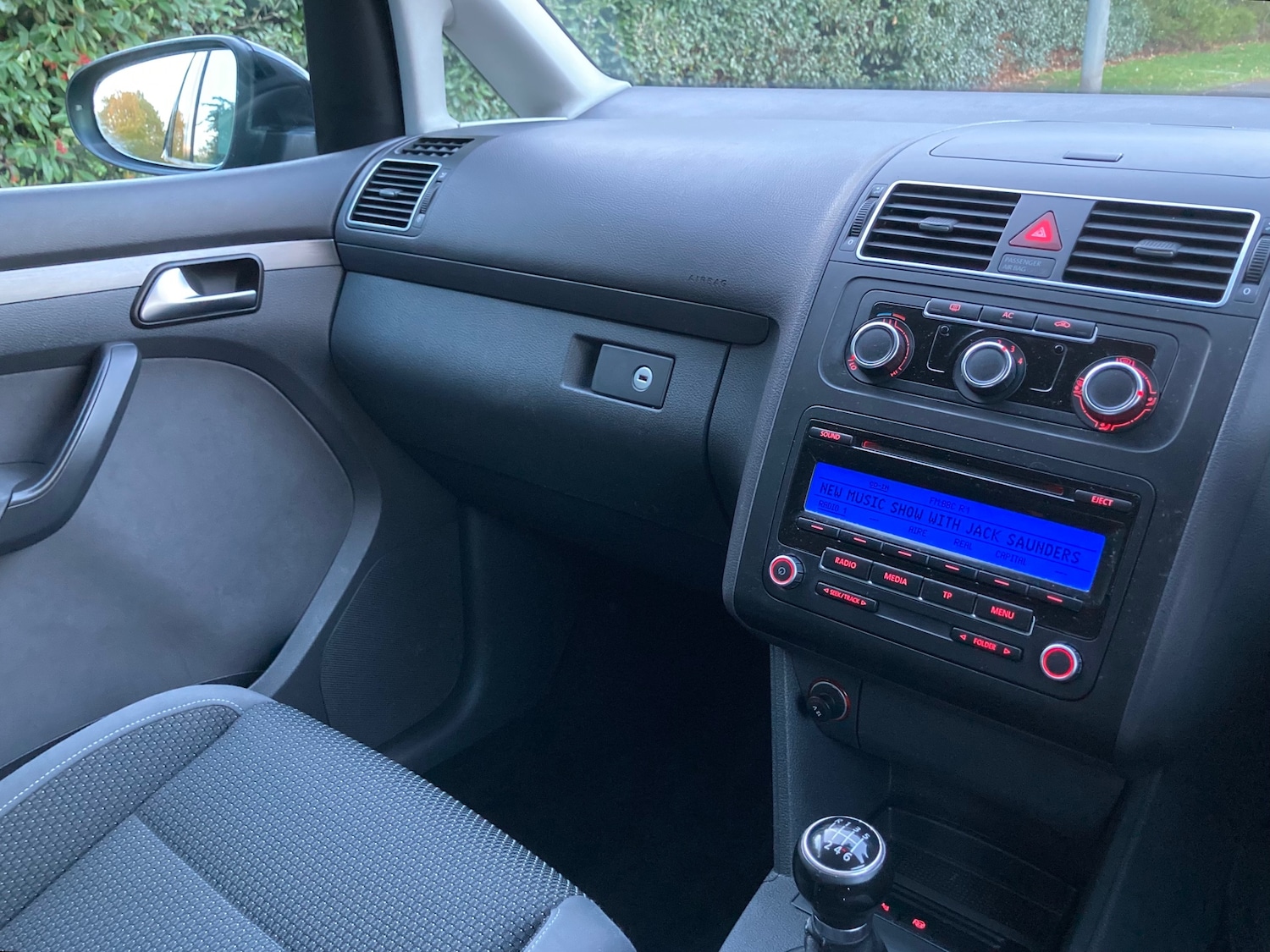 Used Volkswagen Touran 2011 for sale - 76187329: Photo 11