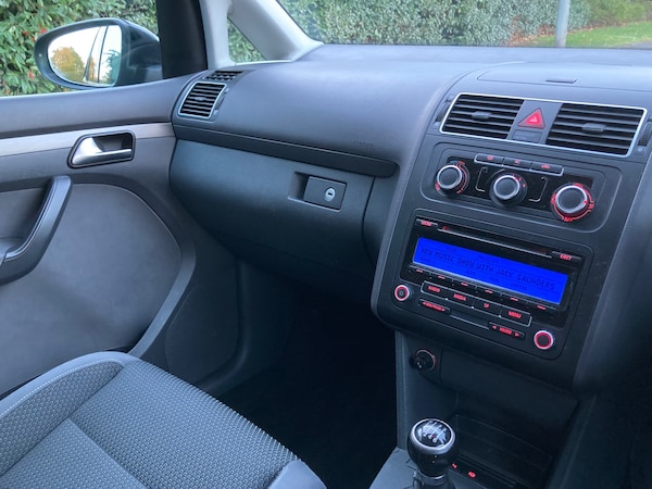 Used Volkswagen Touran 2011 for sale - 76187329: Photo 11