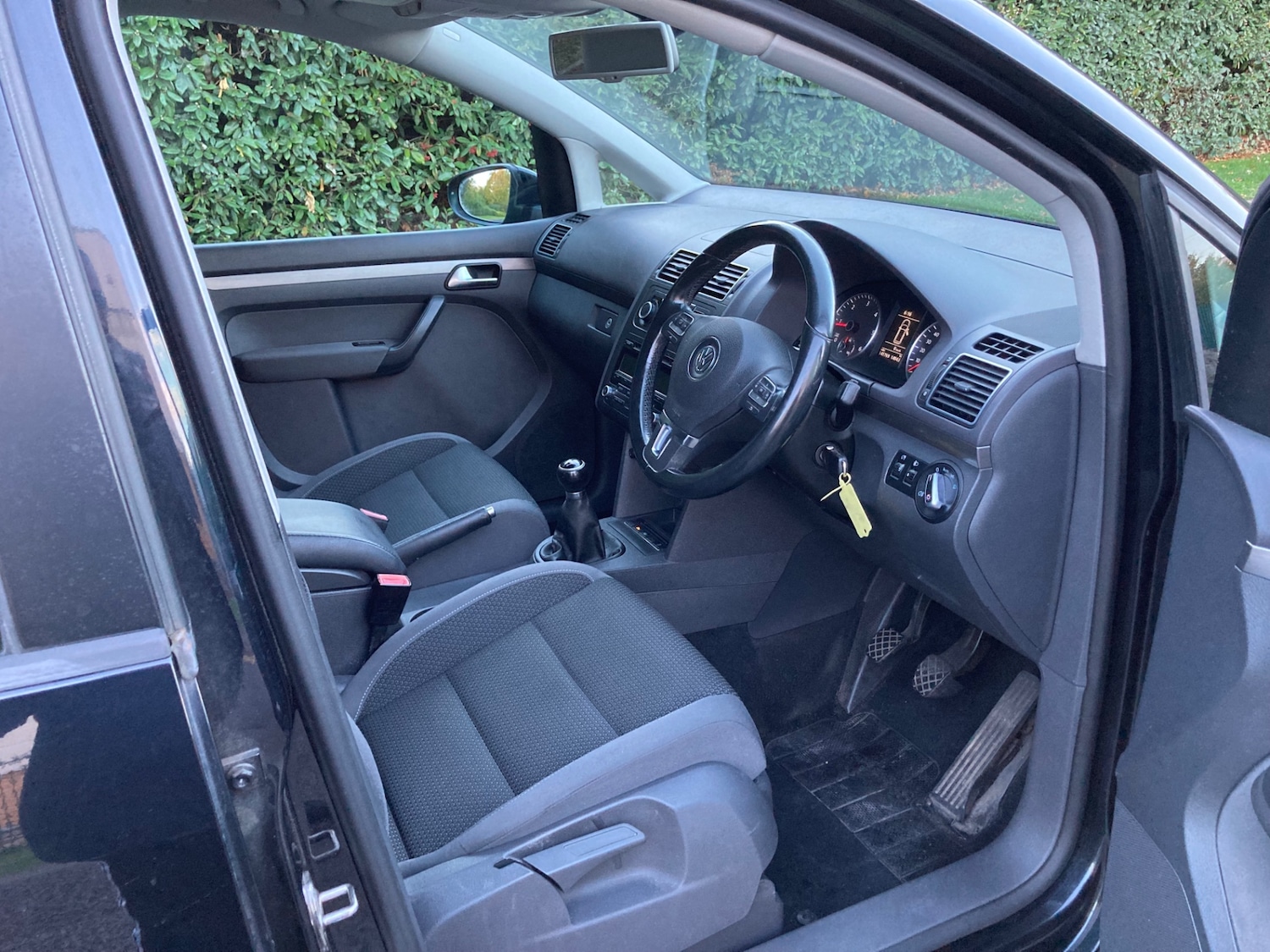 Used Volkswagen Touran 2011 for sale - 76187329: Photo 12