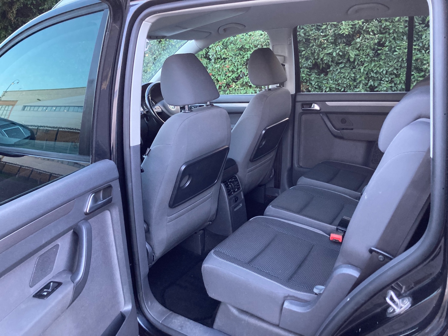 Used Volkswagen Touran 2011 for sale - 76187329: Photo 14