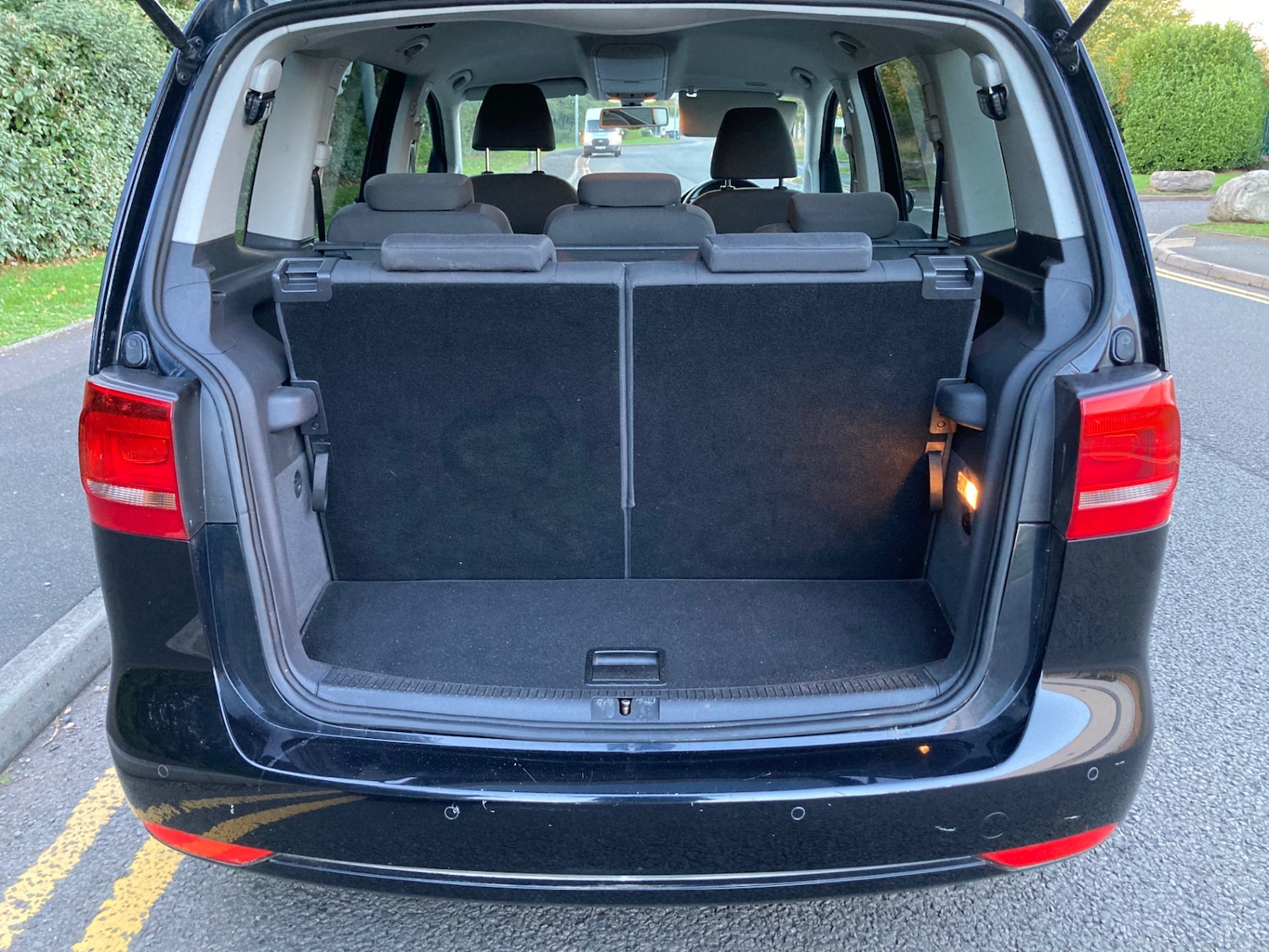 Used Volkswagen Touran 2011 for sale - 76187329: Photo 18