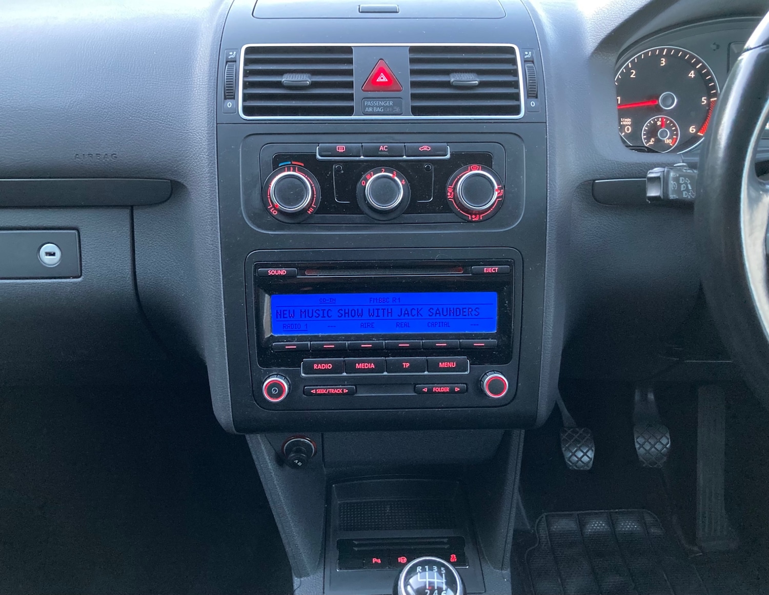 Used Volkswagen Touran 2011 for sale - 76187329: Photo 19