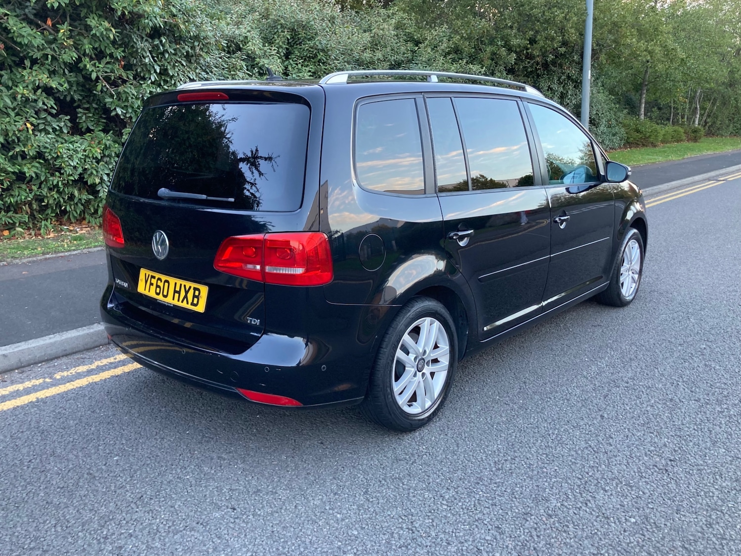 Used Volkswagen Touran 2011 for sale - 76187329: Photo 4