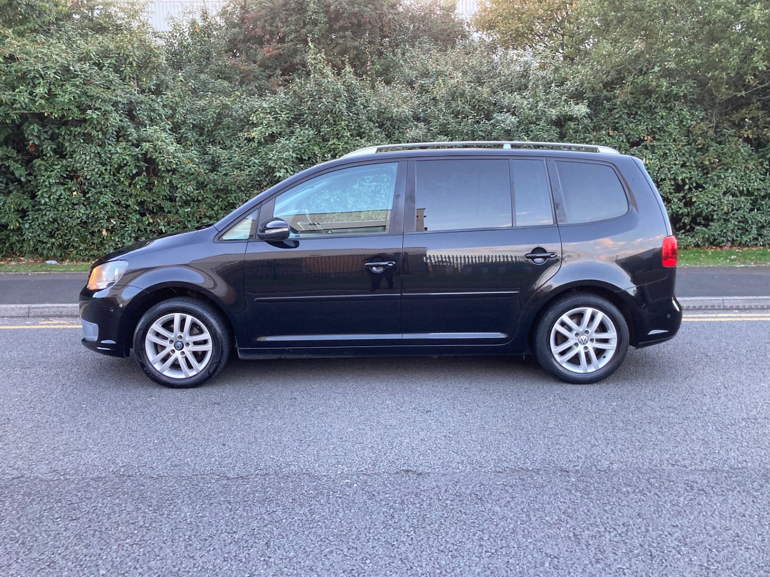 Used Volkswagen Touran 2011 for sale - 76187329: Photo 6