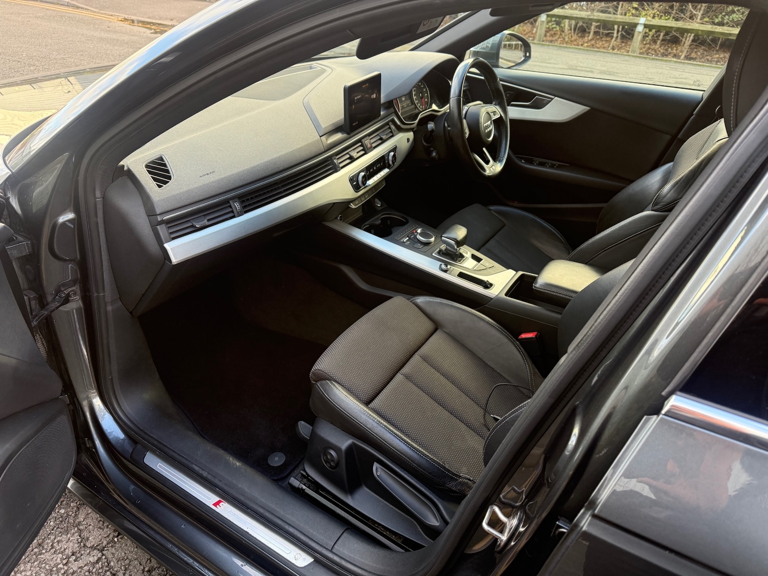 Used Audi A4 2016 for sale - 76670917: Photo 9