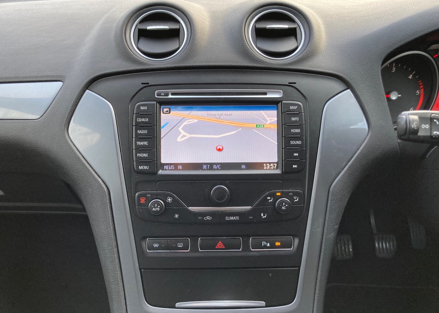 Used Ford Mondeo 2013 for sale - 76862064: Photo 16