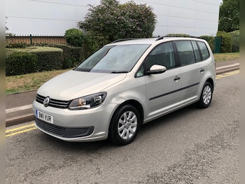 Used Volkswagen Touran 2011 for sale - 75399774: Photo