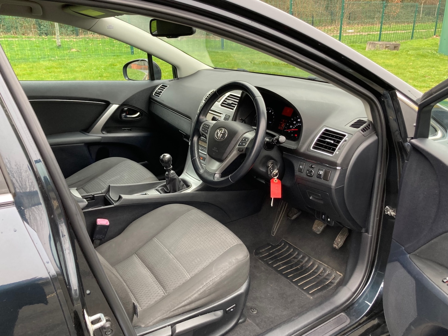 Used Toyota Avensis 2012 for sale - 77829312: Photo 12