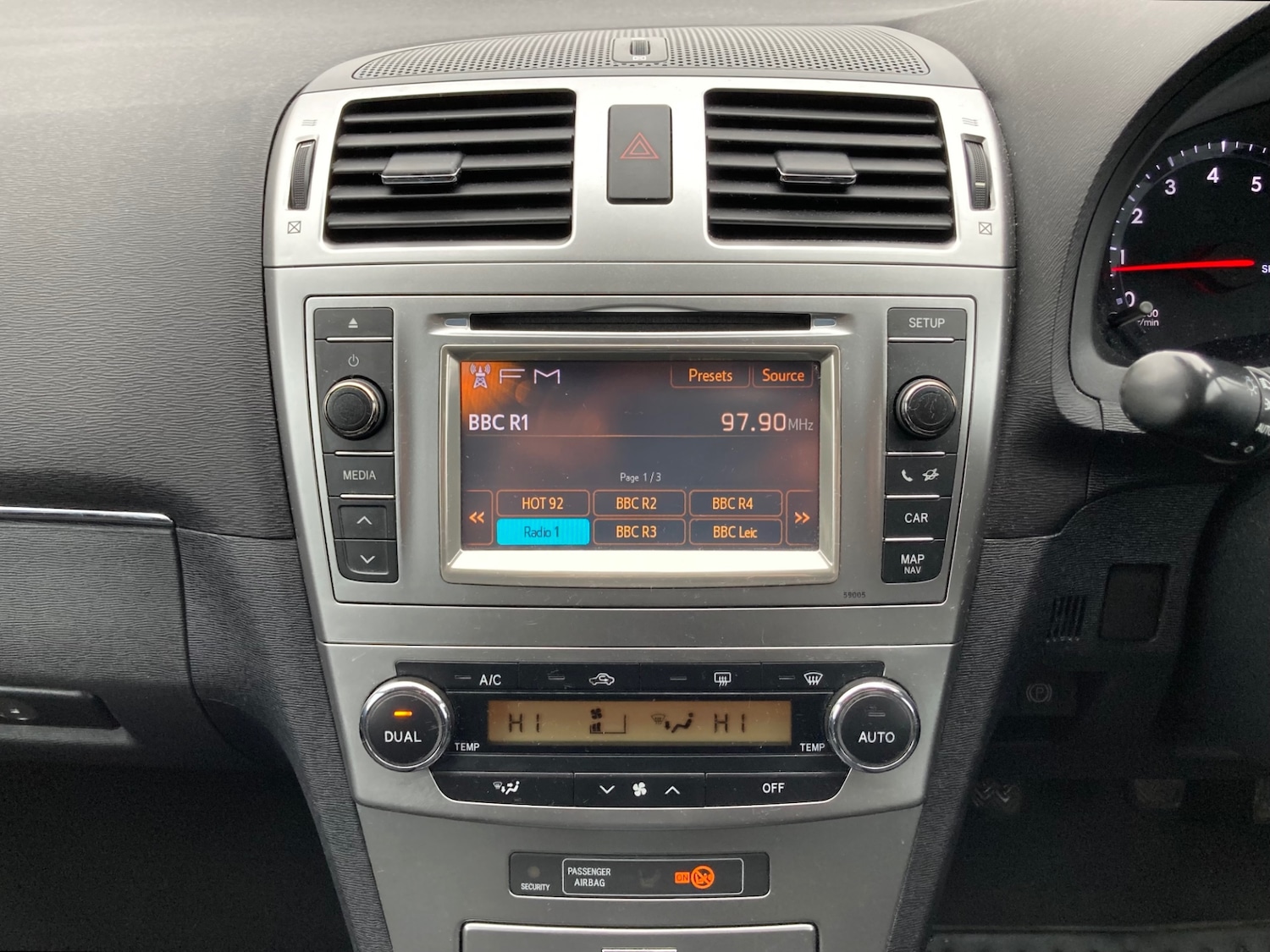 Used Toyota Avensis 2012 for sale - 77829312: Photo 17