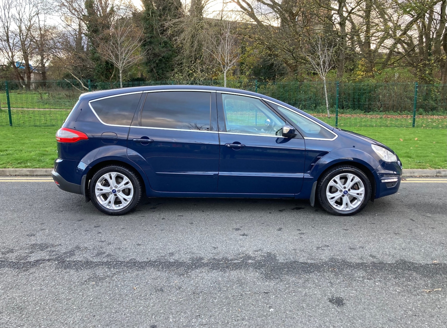 Used Ford S-Max 2014 for sale - 76618833: Photo 5