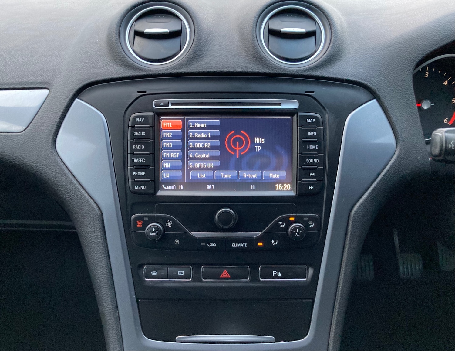 Used Ford Mondeo 2014 for sale - 76684557: Photo 17