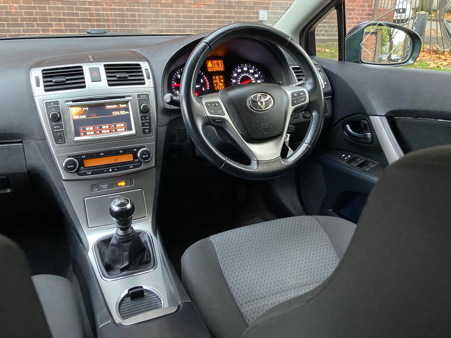 Used Toyota Avensis 2012 for sale - 76347435: Photo 10