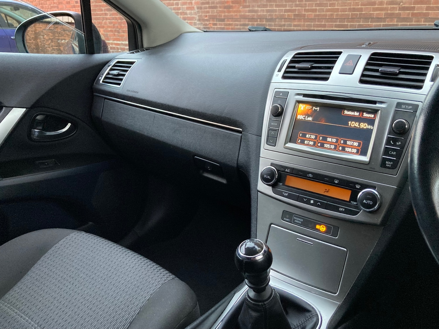 Used Toyota Avensis 2012 for sale - 76347435: Photo 11