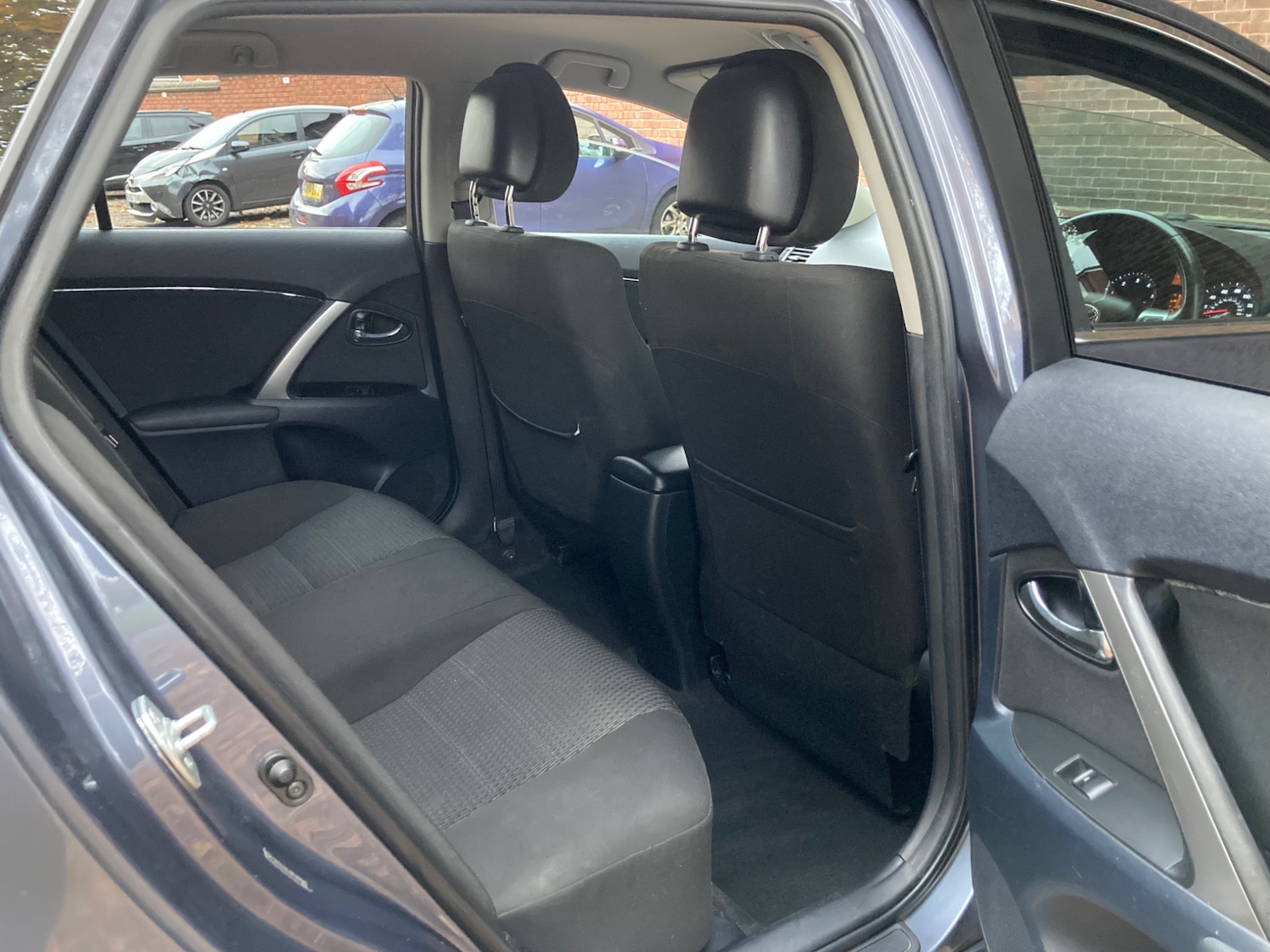 Used Toyota Avensis 2012 for sale - 76347435: Photo 13