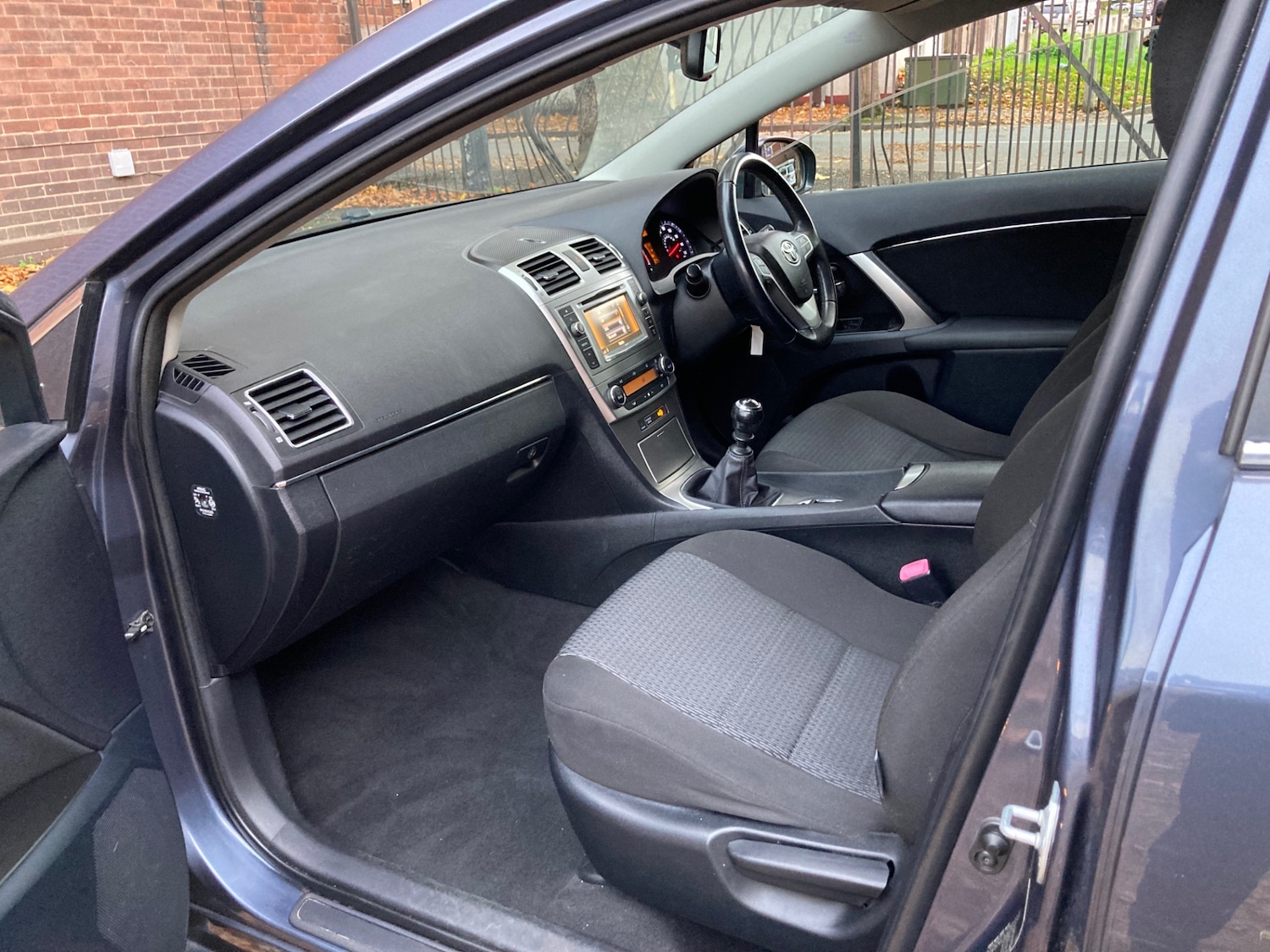 Used Toyota Avensis 2012 for sale - 76347435: Photo 14