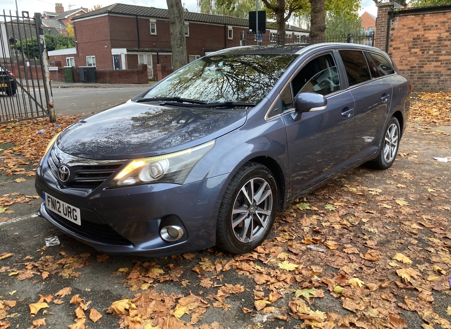 Used Toyota Avensis 2012 for sale - 76347435: Photo 2
