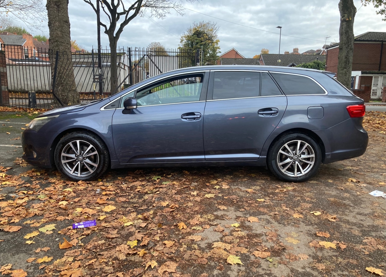 Used Toyota Avensis 2012 for sale - 76347435: Photo 5