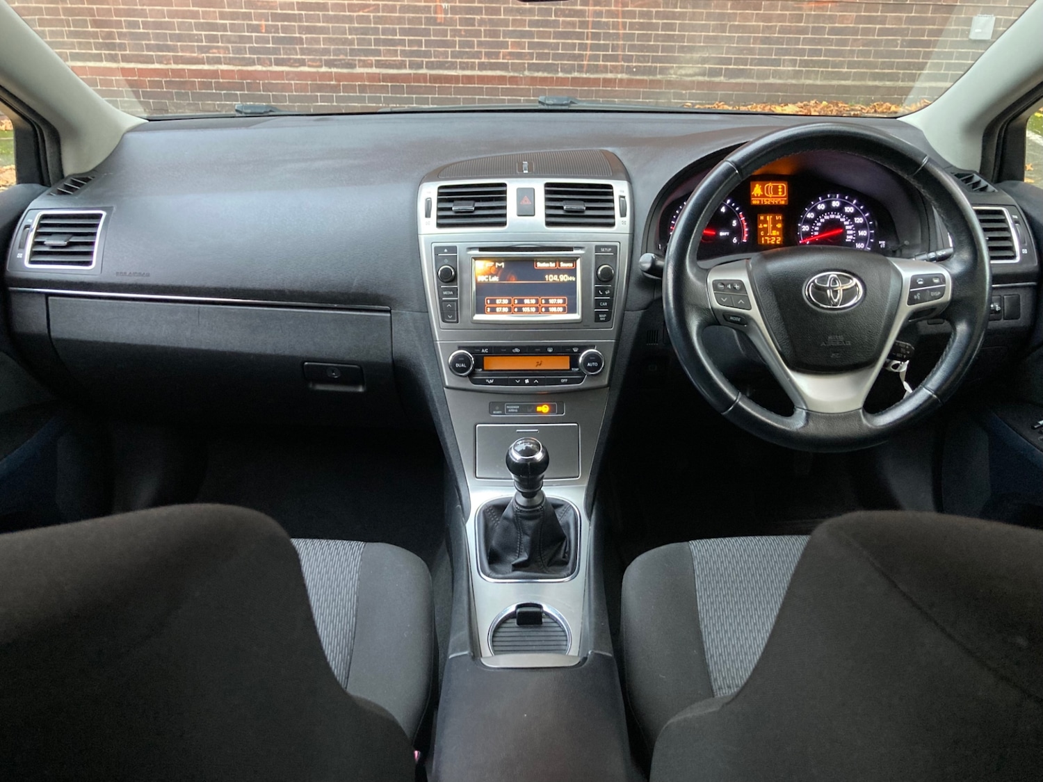 Used Toyota Avensis 2012 for sale - 76347435: Photo 9