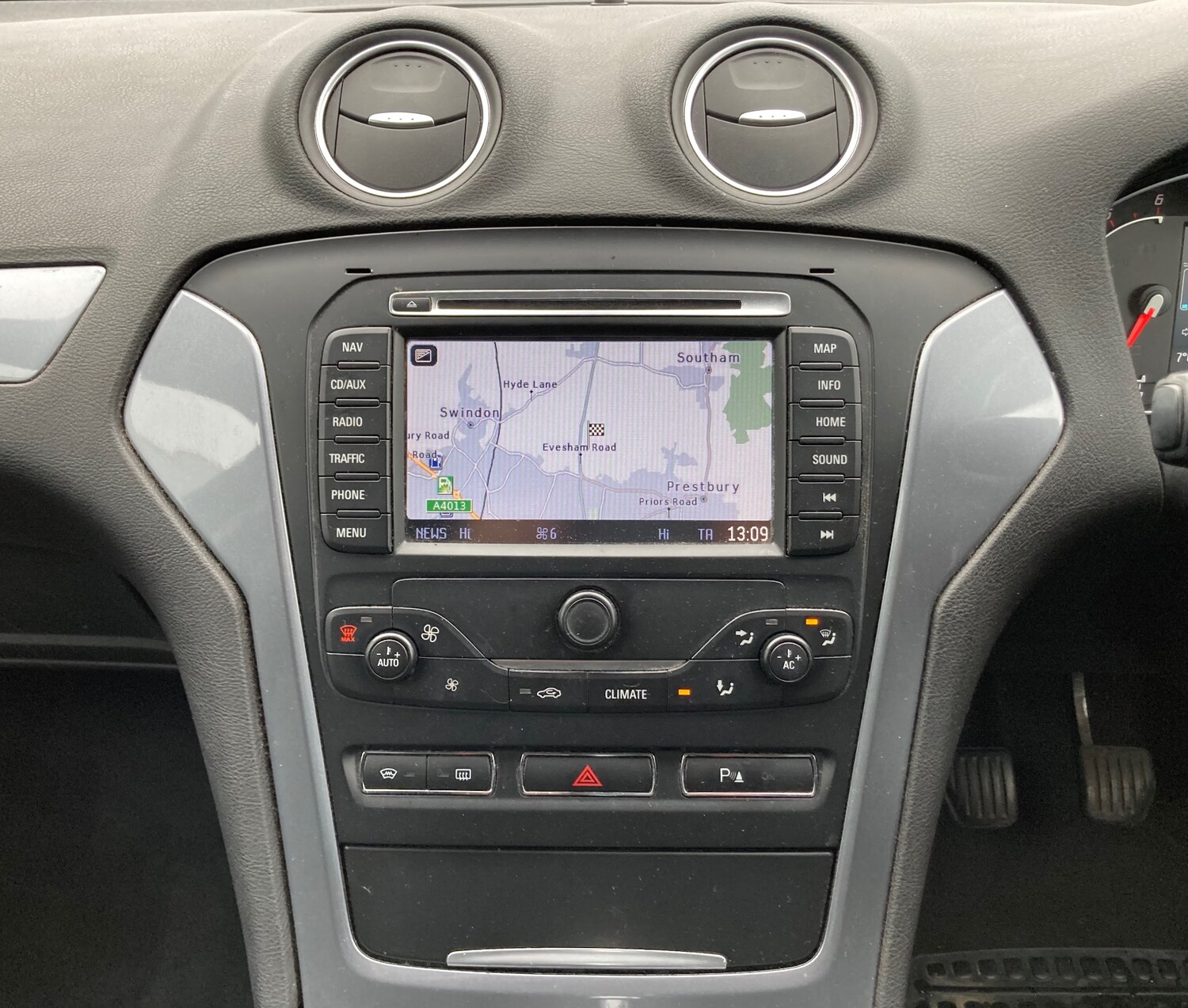 Used Ford Mondeo 2012 for sale - 77536136: Photo 18