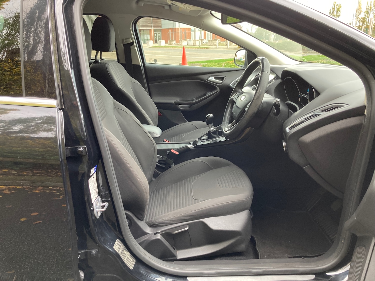 Used Ford Focus 2015 for sale - 76357848: Photo 23