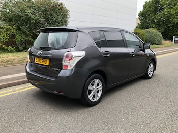 Used Toyota Verso 2010 for sale - 75505115: Photo