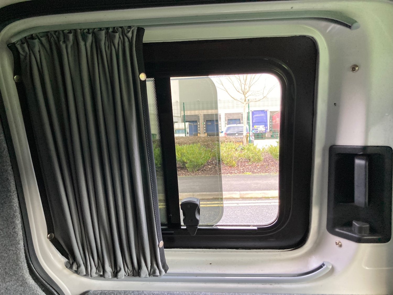 Used Volkswagen Caddy Maxi 2011 for sale - 77275140: Photo 15