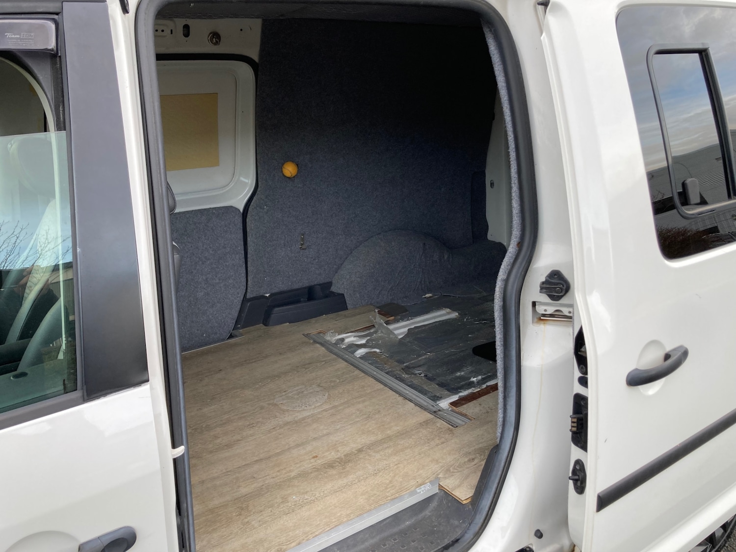 Used Volkswagen Caddy Maxi 2011 for sale - 77275140: Photo 16