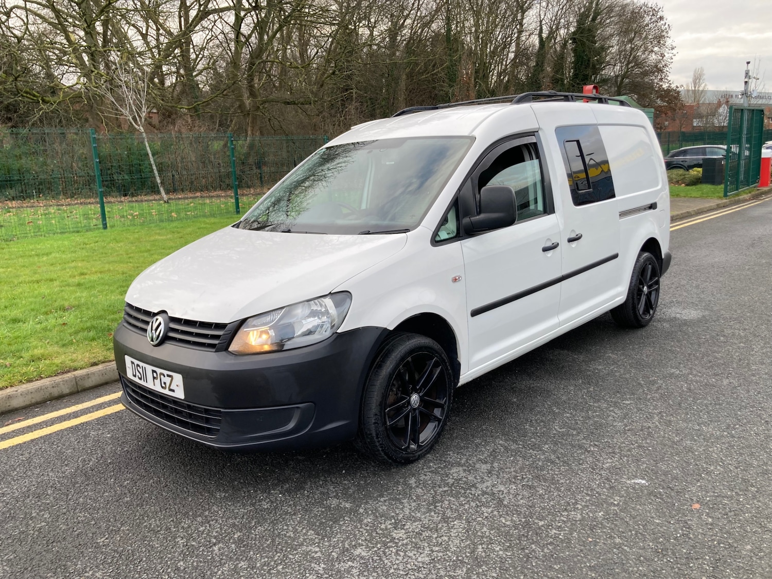 Used Volkswagen Caddy Maxi 2011 for sale - 77275140: Photo 2