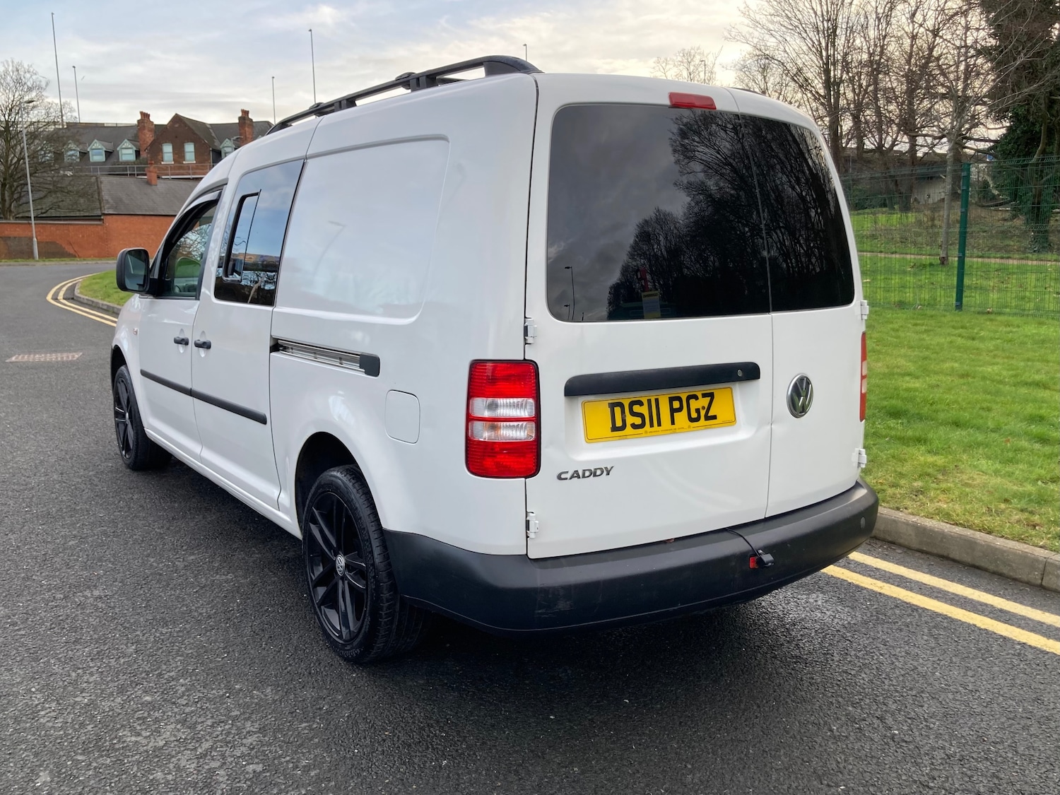 Used Volkswagen Caddy Maxi 2011 for sale - 77275140: Photo 4
