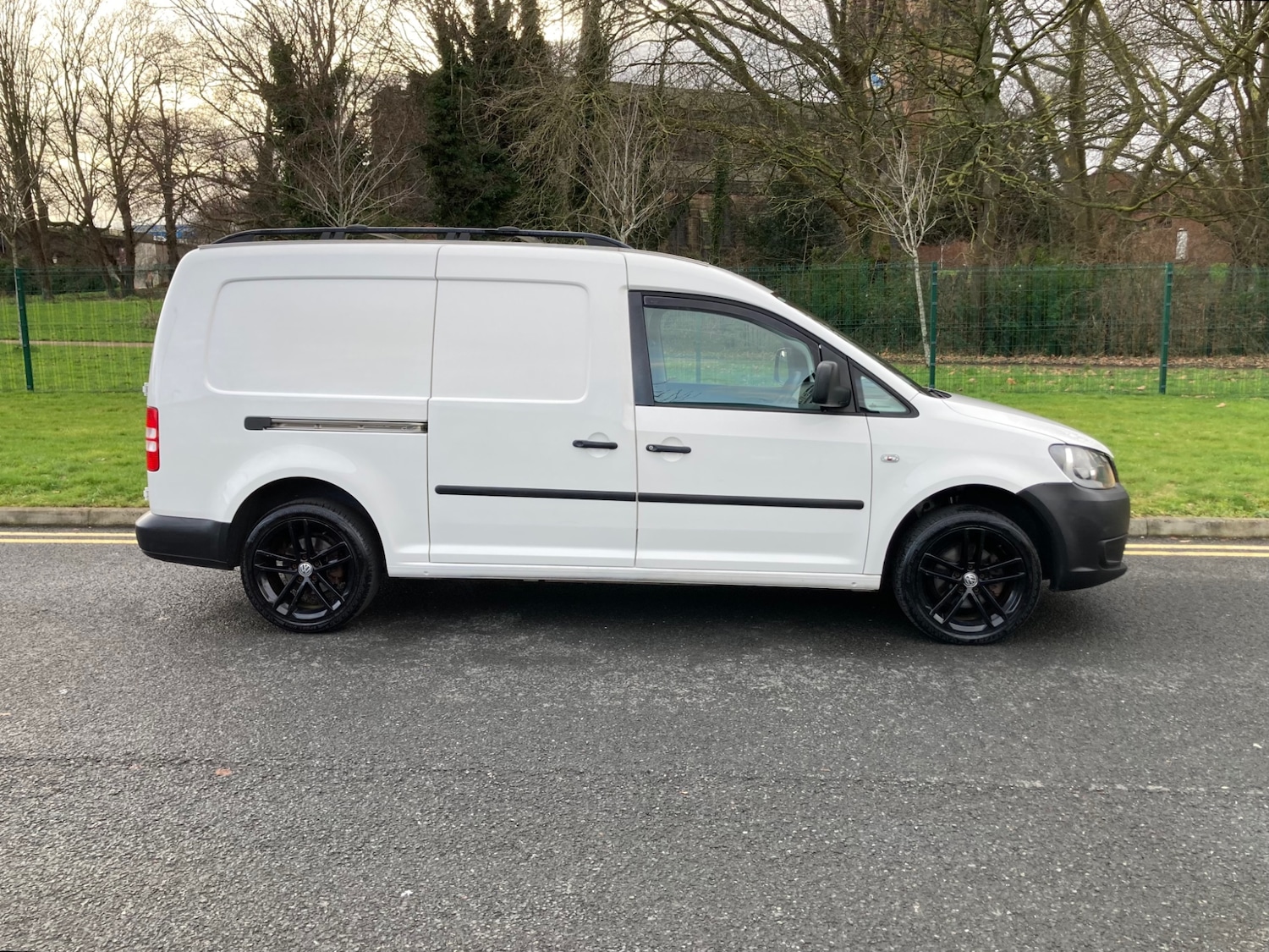 Used Volkswagen Caddy Maxi 2011 for sale - 77275140: Photo 6