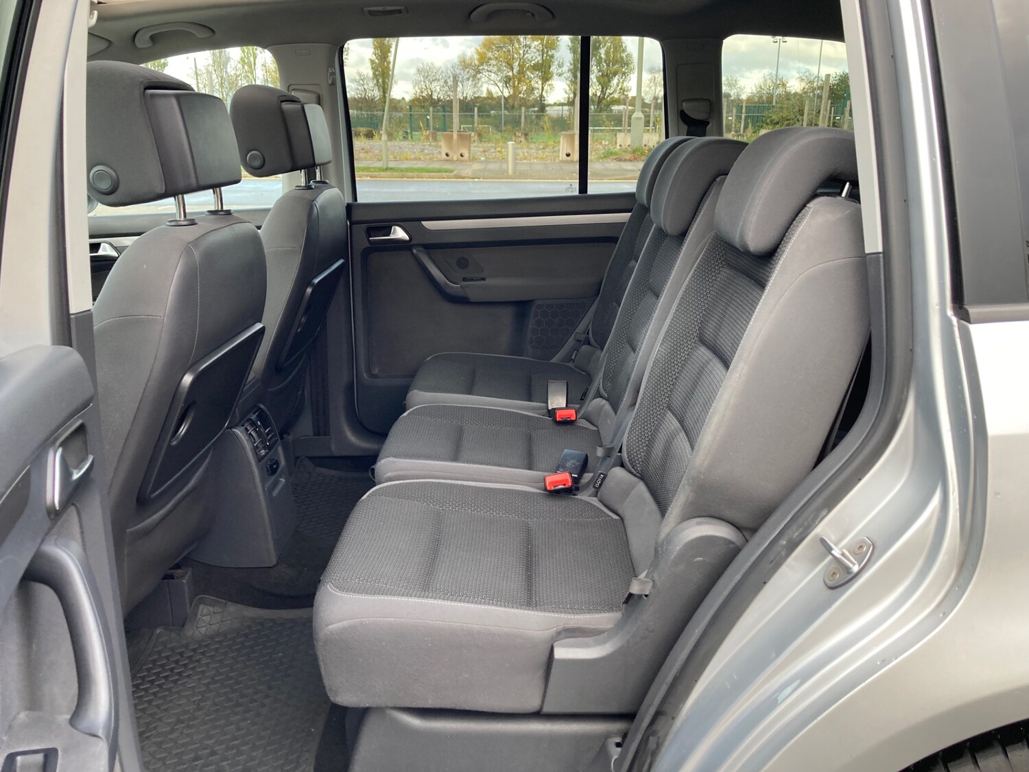 Used Volkswagen Touran 2012 for sale - 76431143: Photo 16