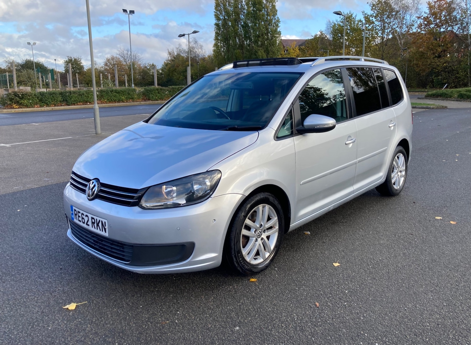 Used Volkswagen Touran 2012 for sale - 76431143: Photo 2
