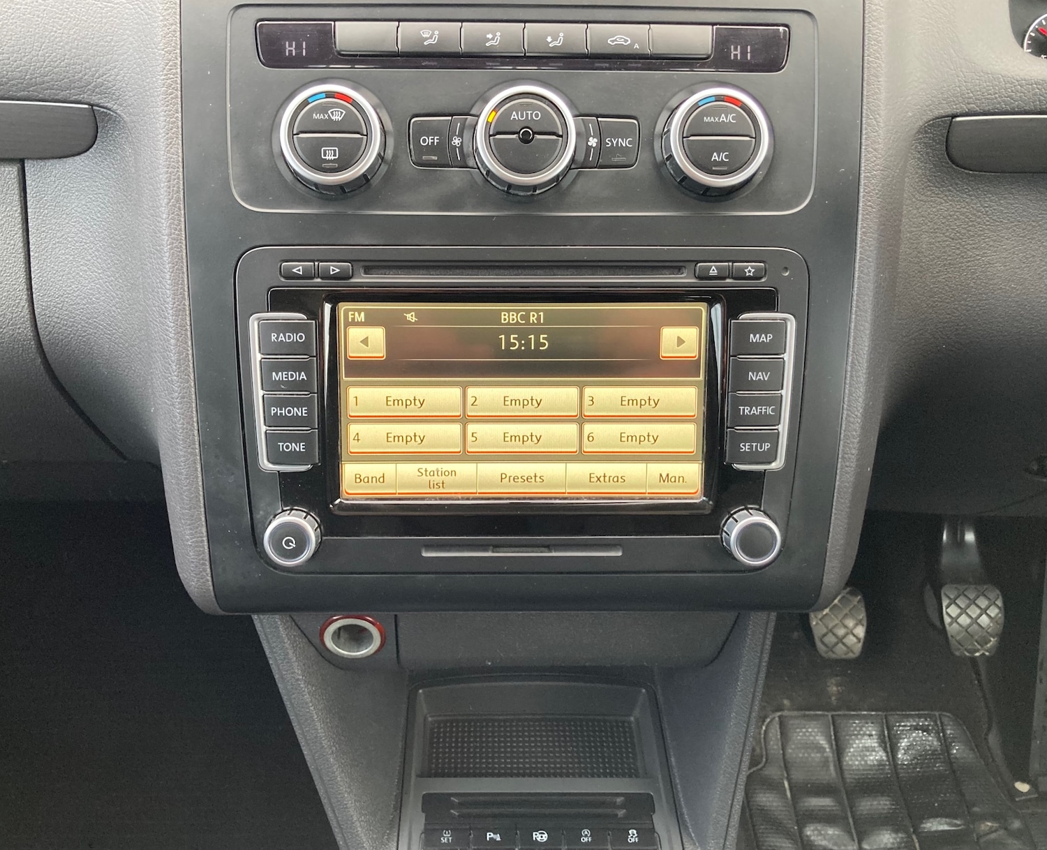 Used Volkswagen Touran 2012 for sale - 76431143: Photo 21