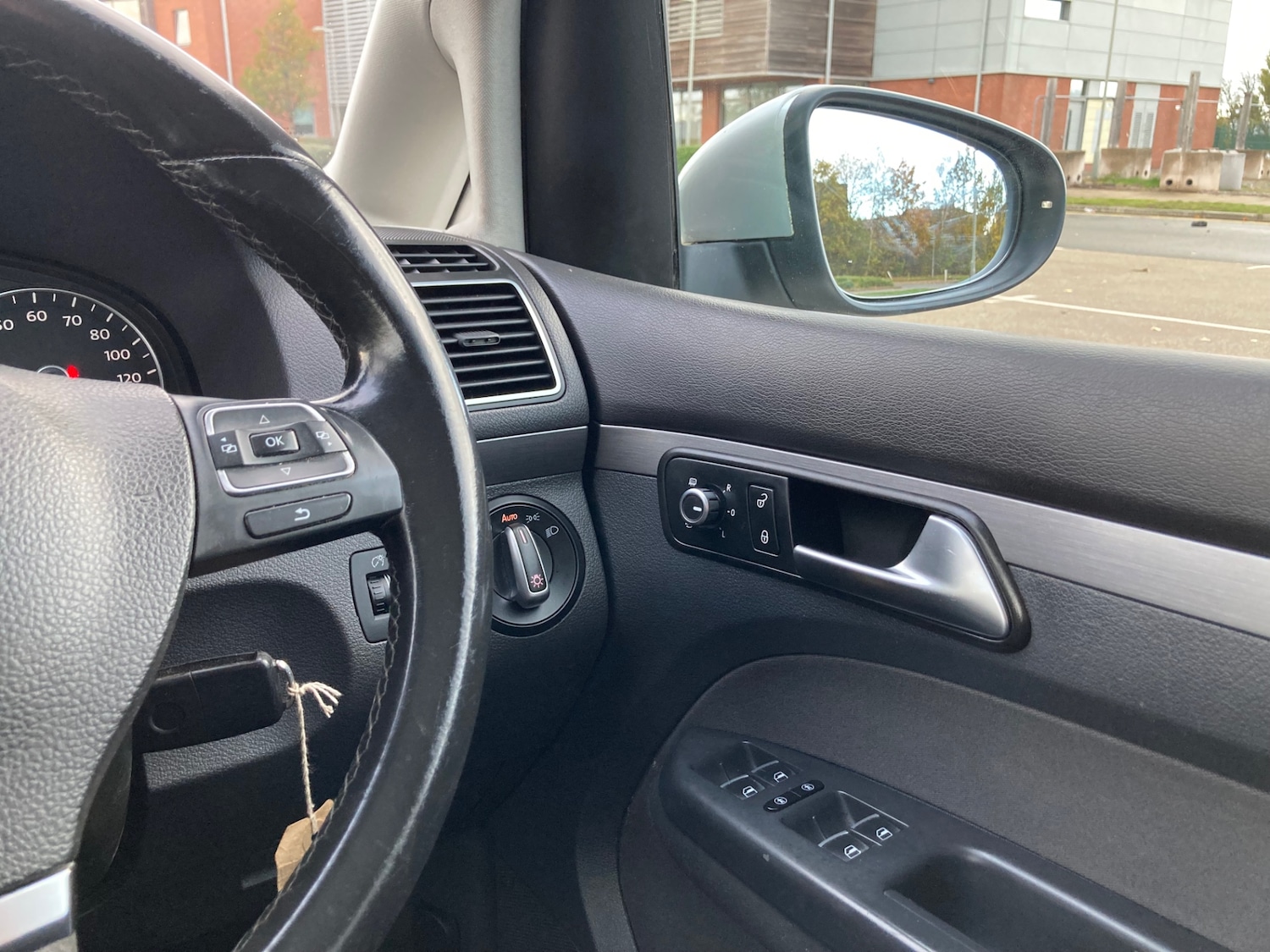 Used Volkswagen Touran 2012 for sale - 76431143: Photo 25