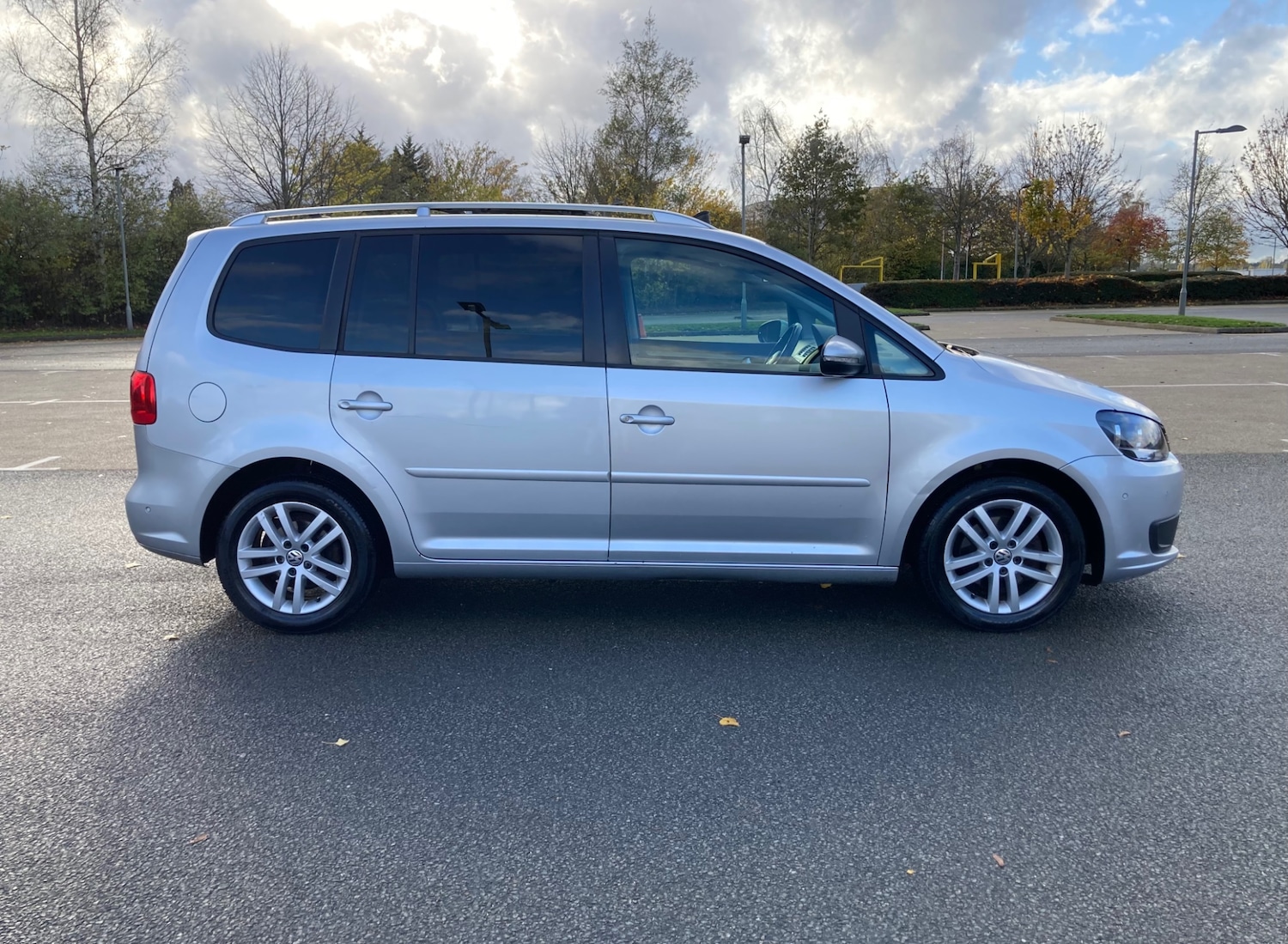 Used Volkswagen Touran 2012 for sale - 76431143: Photo 5