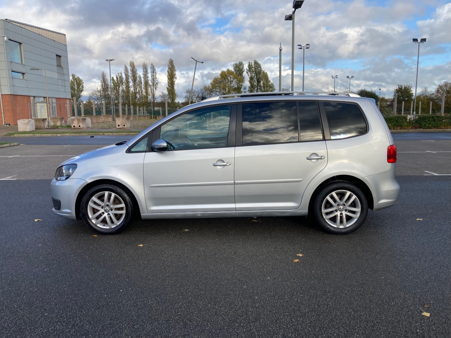 Used Volkswagen Touran 2012 for sale - 76431143: Photo 6