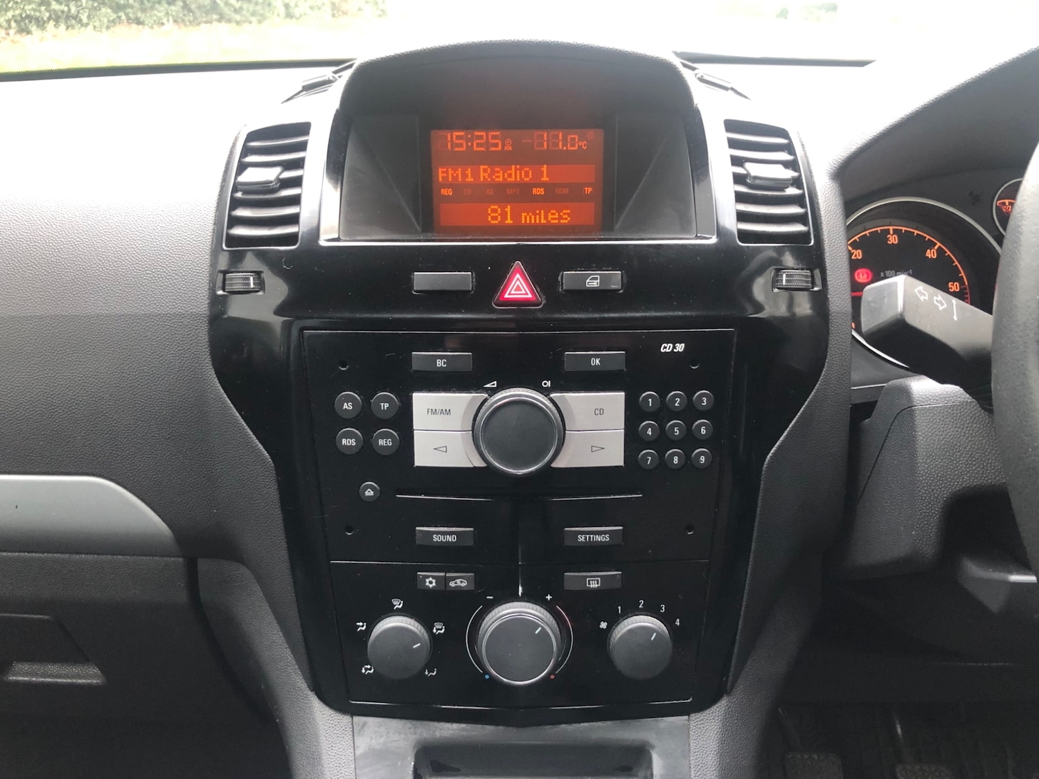 Used Vauxhall Zafira 2011 for sale - 75968574: Photo 11