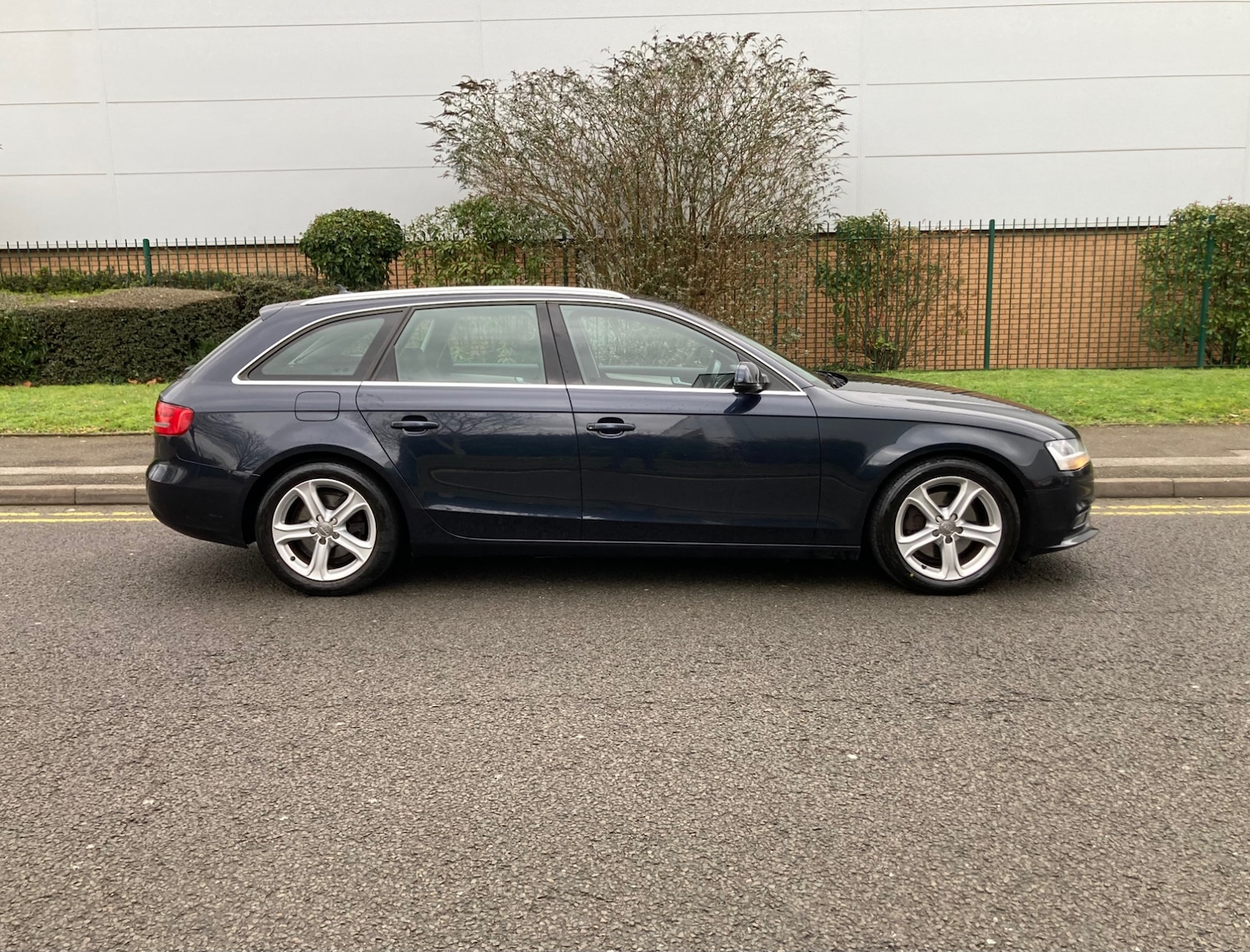 Used Audi A4 2012 for sale - 77371114: Photo 5