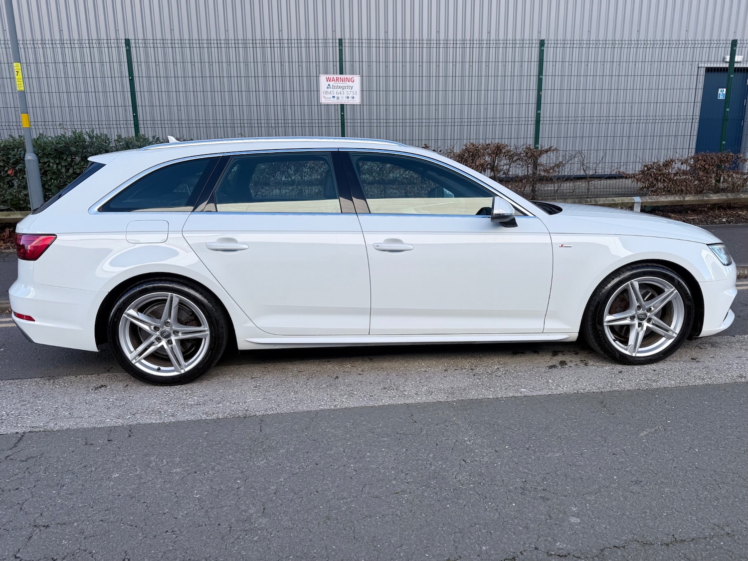 Used Audi A4 2016 for sale - 76637912: Photo 5