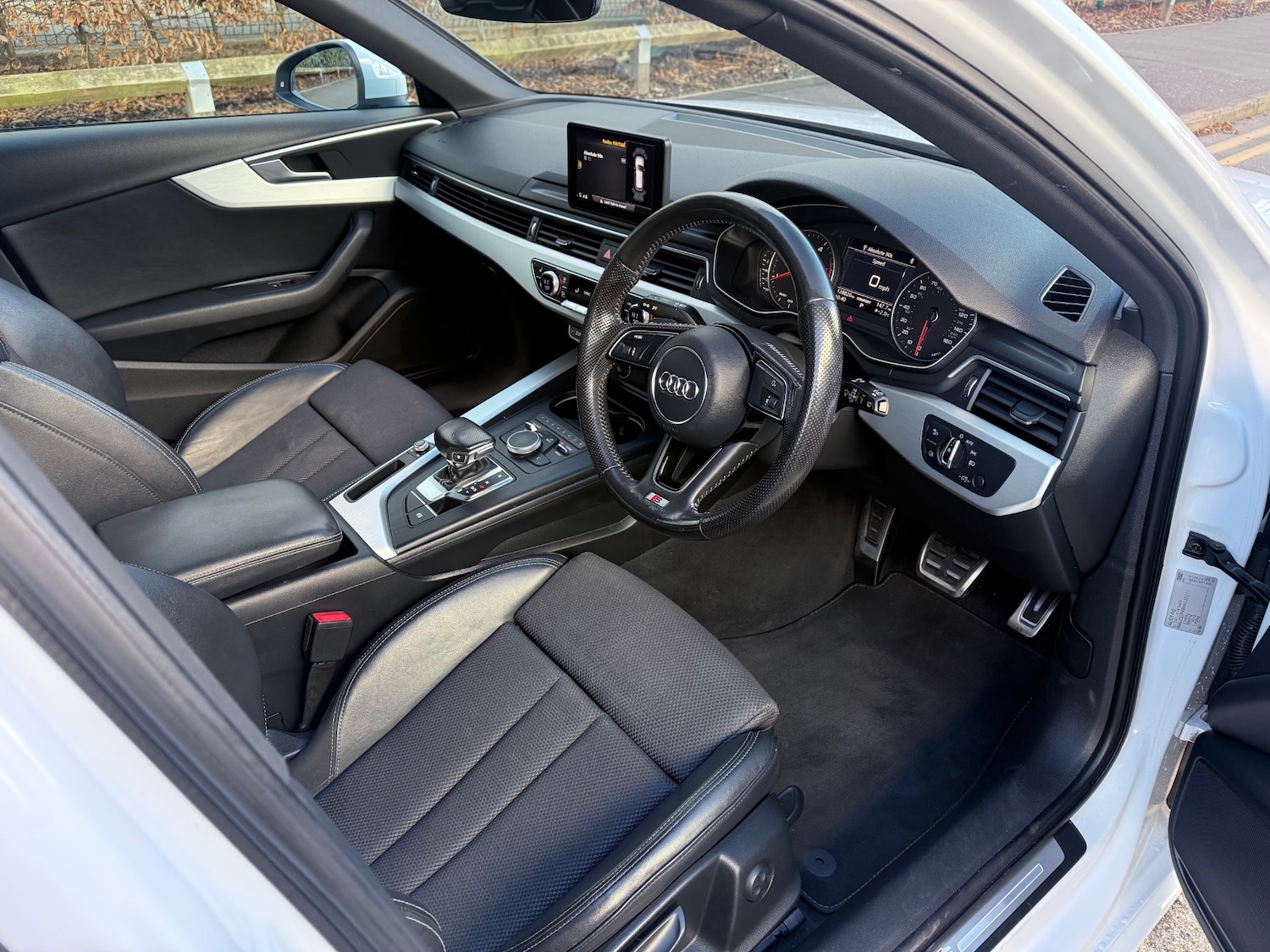 Used Audi A4 2016 for sale - 76637912: Photo 9