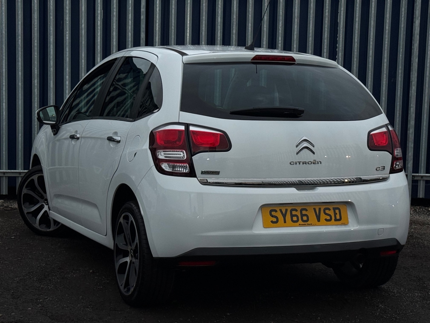 Used Citroen C3 2016 for sale - 76591604: Photo 2