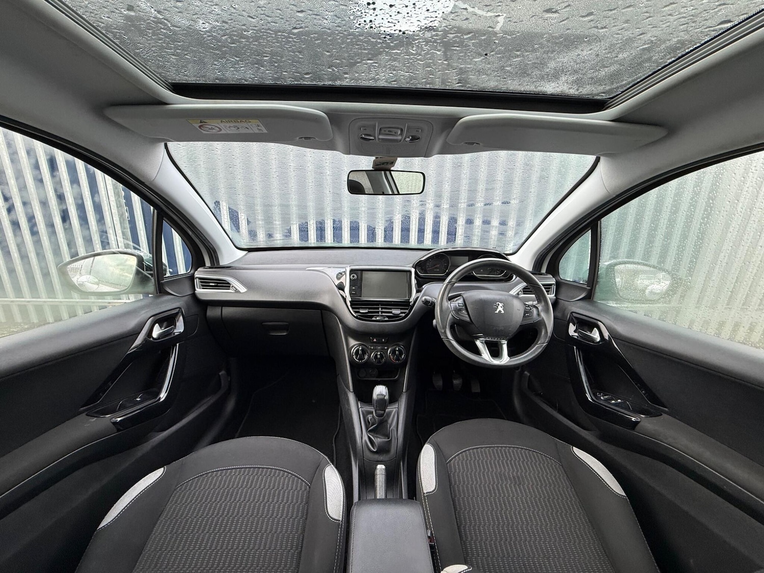 Used Peugeot 208 2015 for sale - 77376216: Photo 16